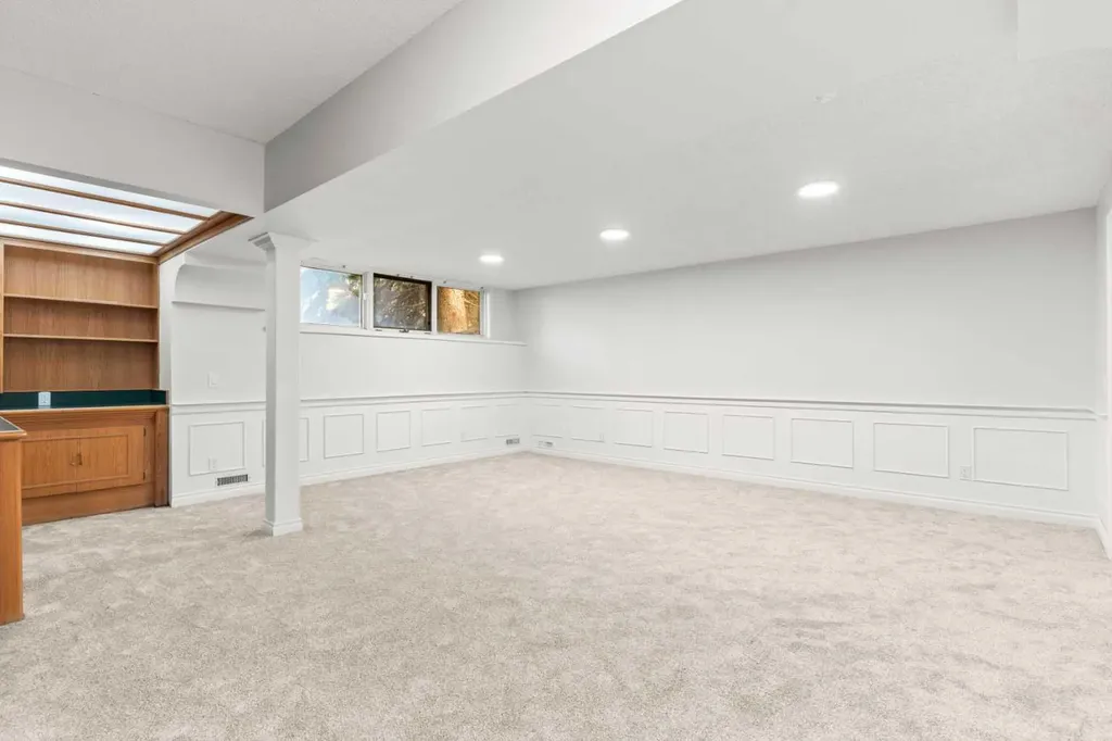 15 Patterson Drive SW Calgary AB T3H 2B8