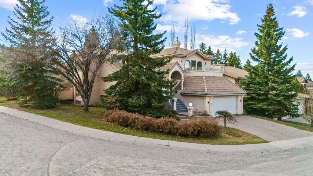 15 Patterson Drive SW Calgary AB T3H 2B8