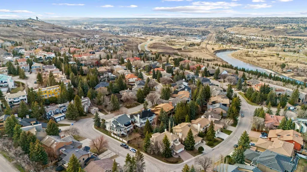 15 Patterson Drive SW Calgary AB T3H 2B8