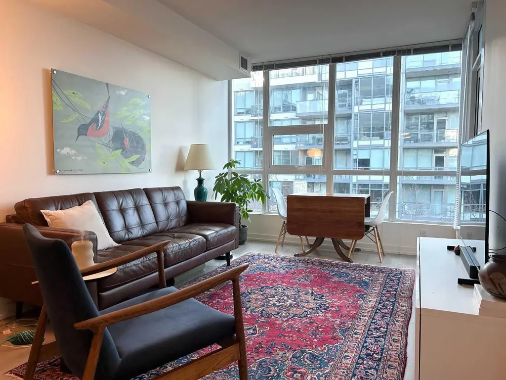 51 Waterfront Mews SW Calgary AB T2P 0X3