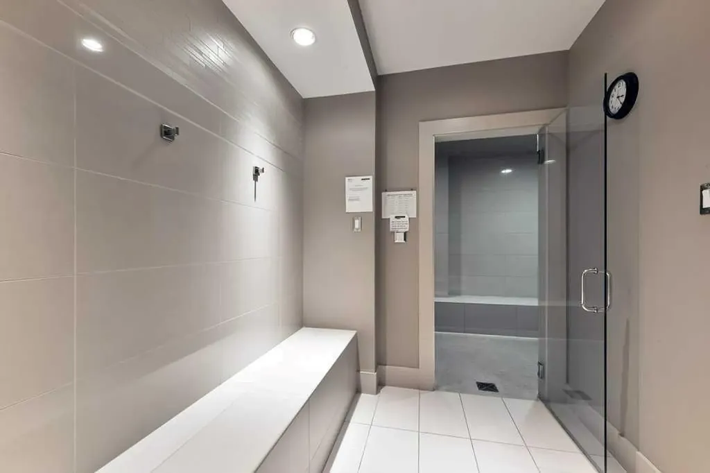 51 Waterfront Mews SW Calgary AB T2P 0X3