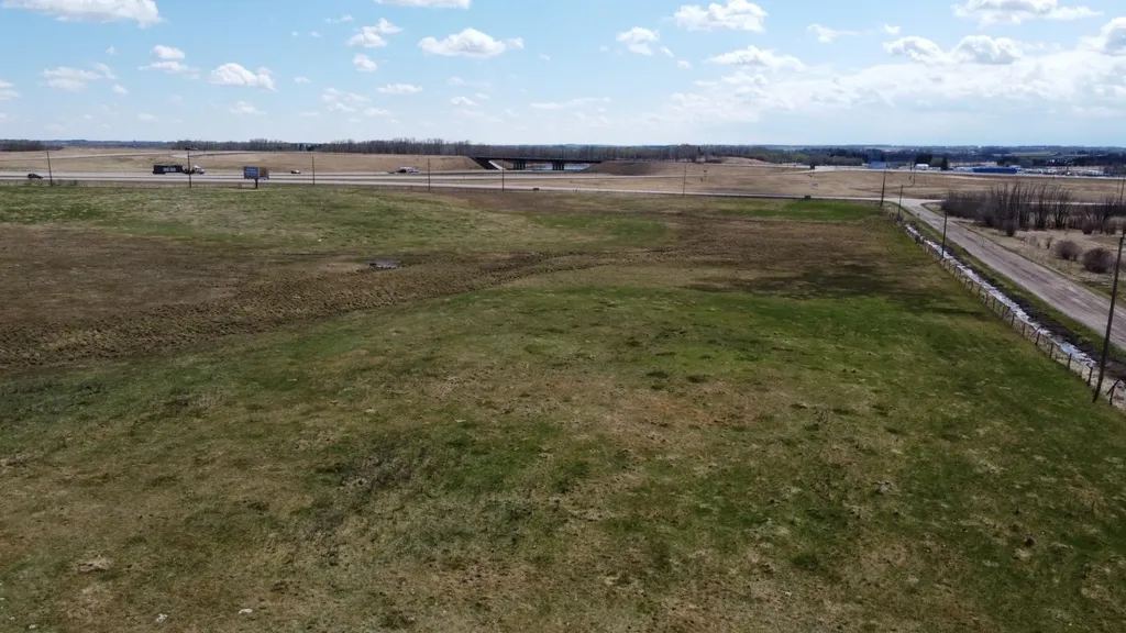 5601 Woodland Road Innisfail AB T4G 1E3