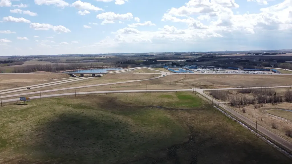 5601 Woodland Road Innisfail AB T4G 1E3