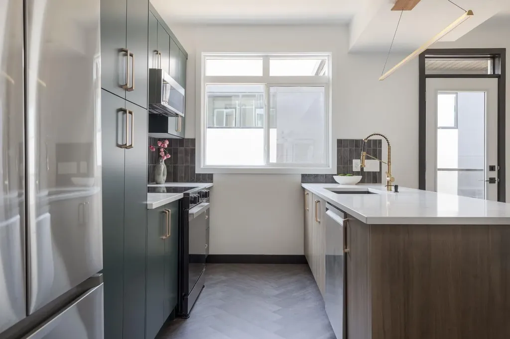 4270 Norford Avenue NW Calgary AB T3B 6A8
