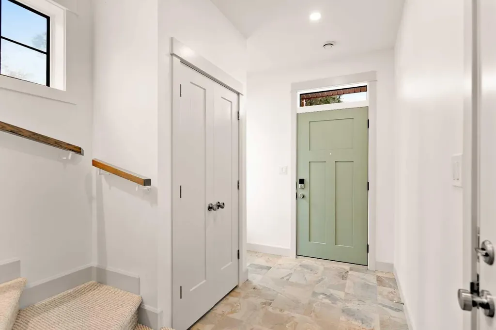 5024 48 Street Rocky Mountain House AB T4T 1C1
