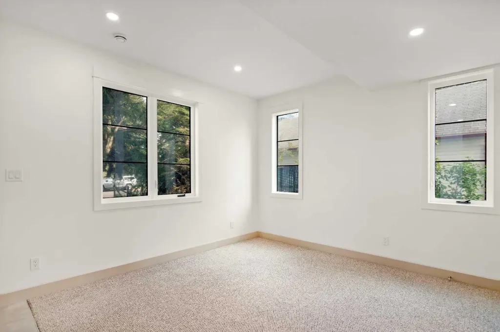 5024 48 Street Rocky Mountain House AB T4T 1C1