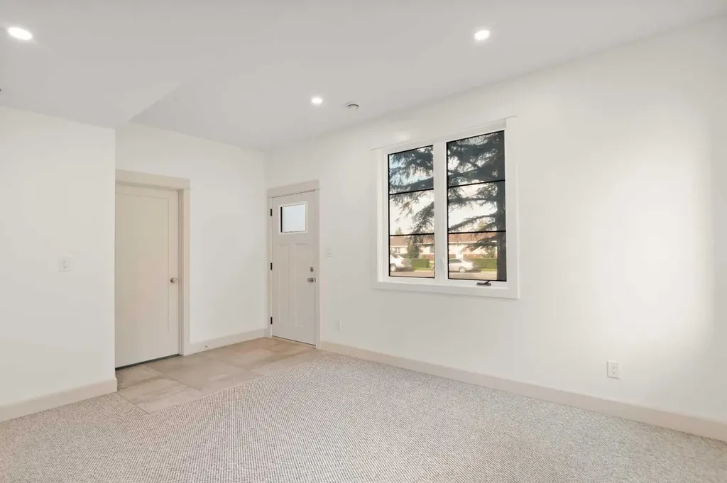5024 48 Street Rocky Mountain House AB T4T 1C1