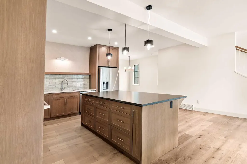 5024 48 Street Rocky Mountain House AB T4T 1C1