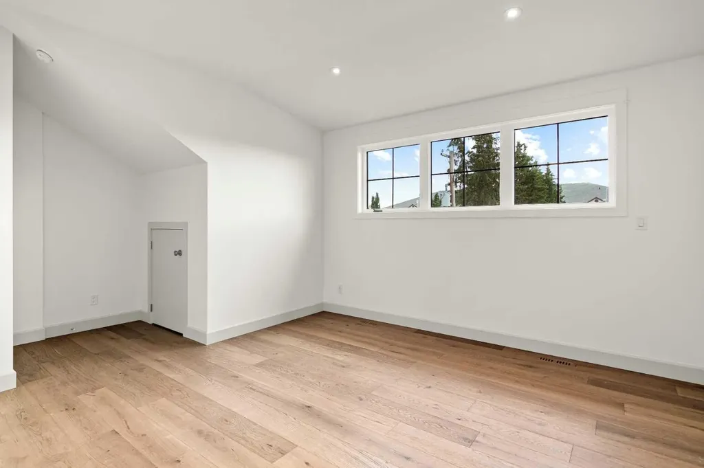 5024 48 Street Rocky Mountain House AB T4T 1C1