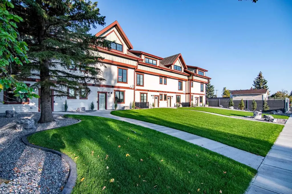 5024 48 Street Rocky Mountain House AB T4T 1C1
