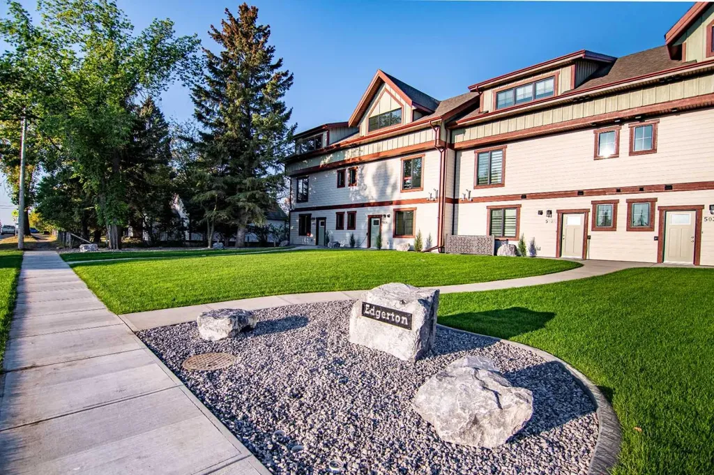 5026 48 Street Rocky Mountain House AB T4T 1C1