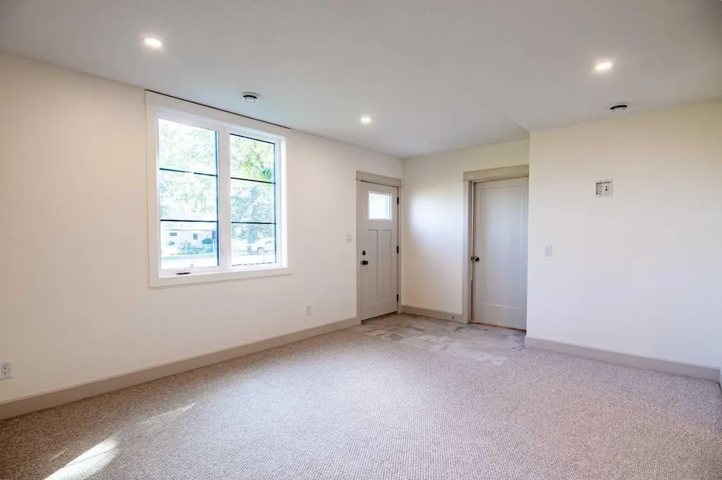 5026 48 Street Rocky Mountain House AB T4T 1C1