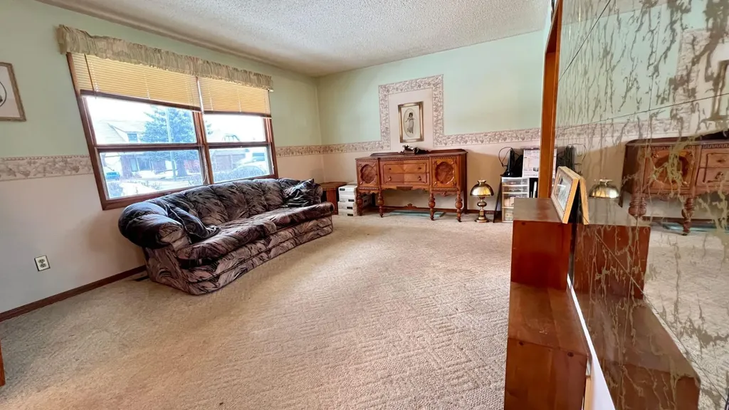 607 7 Avenue W Hanna AB T0J 1P0