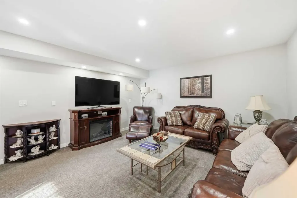 1495 Aldrich Place Carstairs AB T0M 0N0