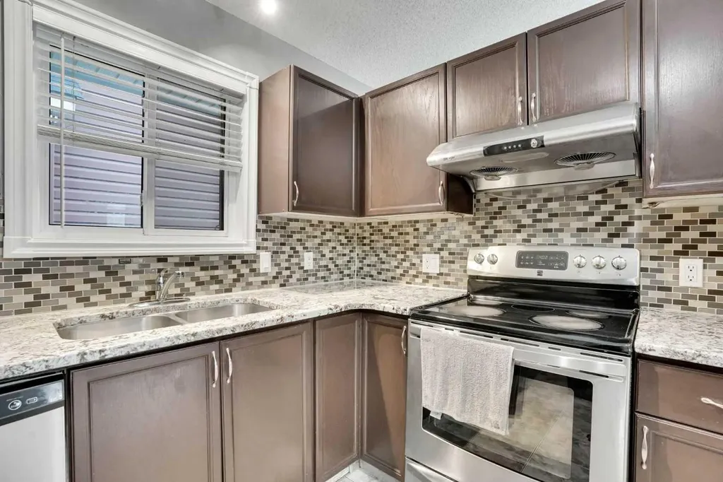 131 Martinridge Grove NE Calgary AB T3J 3M4