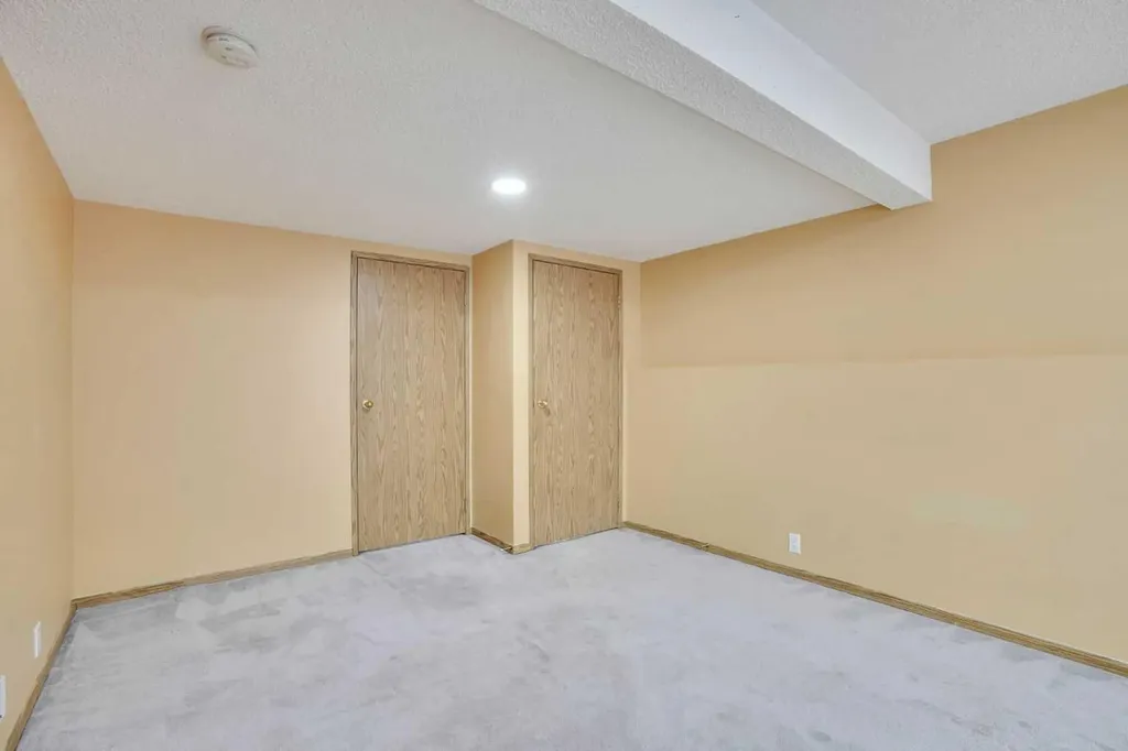 131 Martinridge Grove NE Calgary AB T3J 3M4