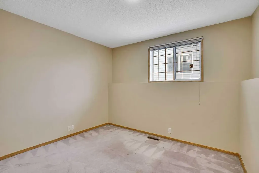 131 Martinridge Grove NE Calgary AB T3J 3M4