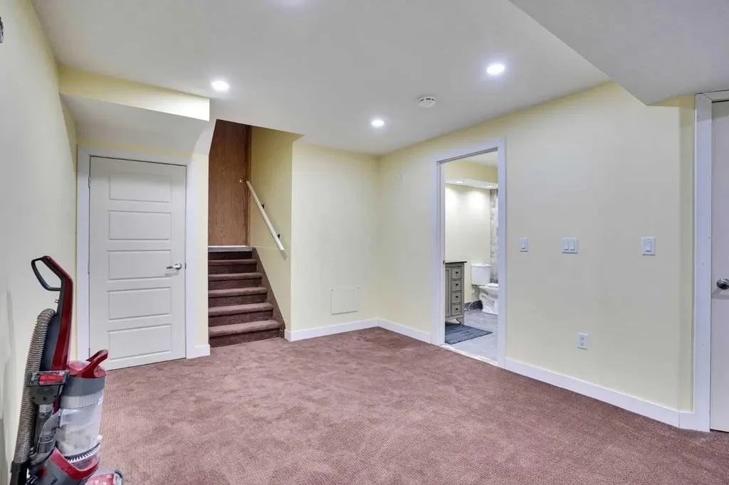 131 Martinridge Grove NE Calgary AB T3J 3M4