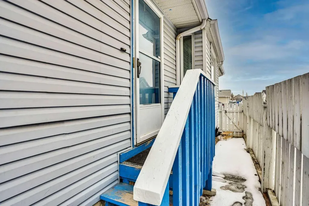 131 Martinridge Grove NE Calgary AB T3J 3M4