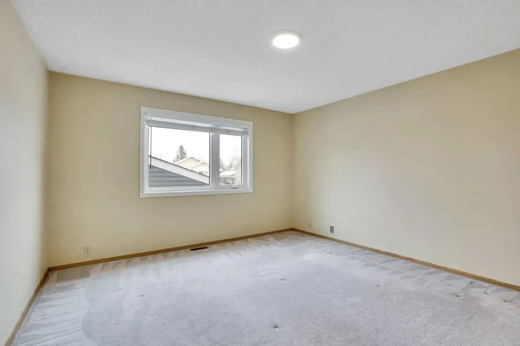 131 Martinridge Grove NE Calgary AB T3J 3M4