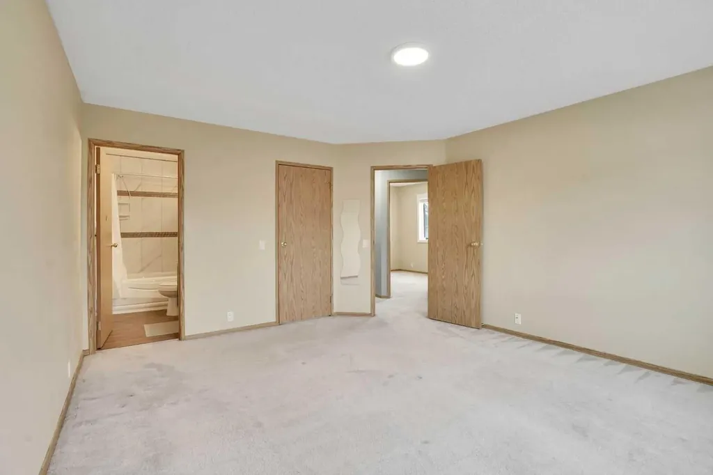 131 Martinridge Grove NE Calgary AB T3J 3M4
