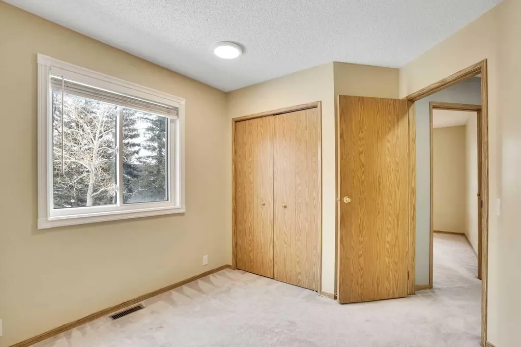 131 Martinridge Grove NE Calgary AB T3J 3M4