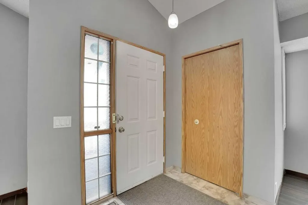 131 Martinridge Grove NE Calgary AB T3J 3M4