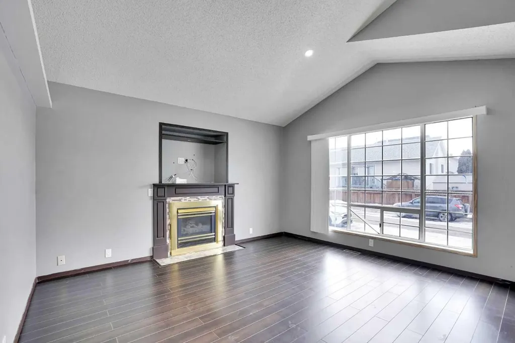 131 Martinridge Grove NE Calgary AB T3J 3M4
