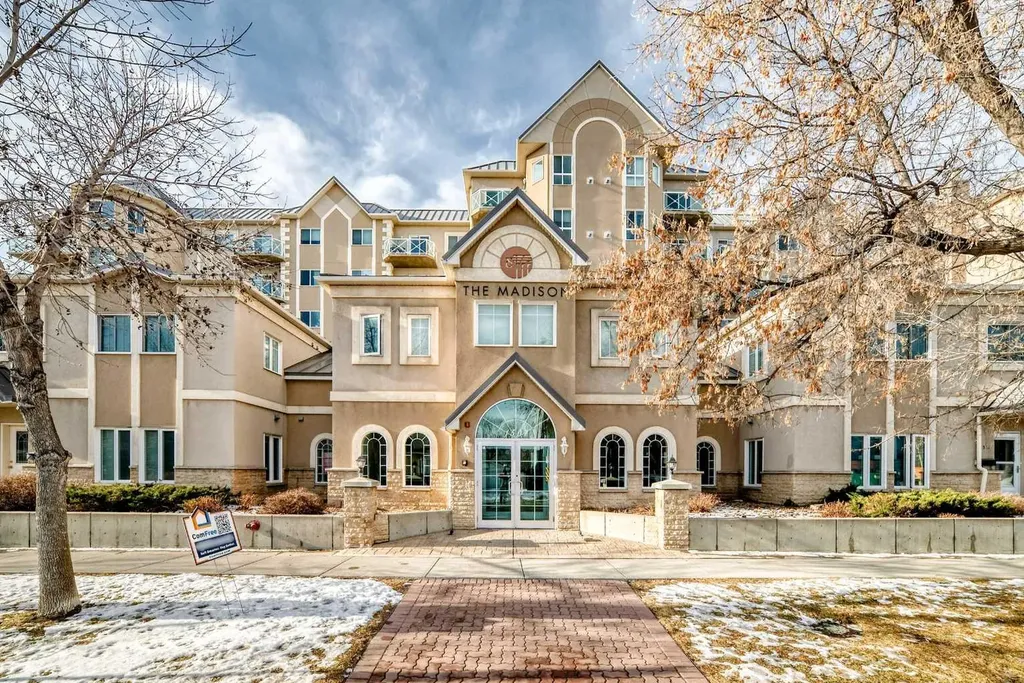 1507 Centre A Street NE Calgary AB T3K 2Z8