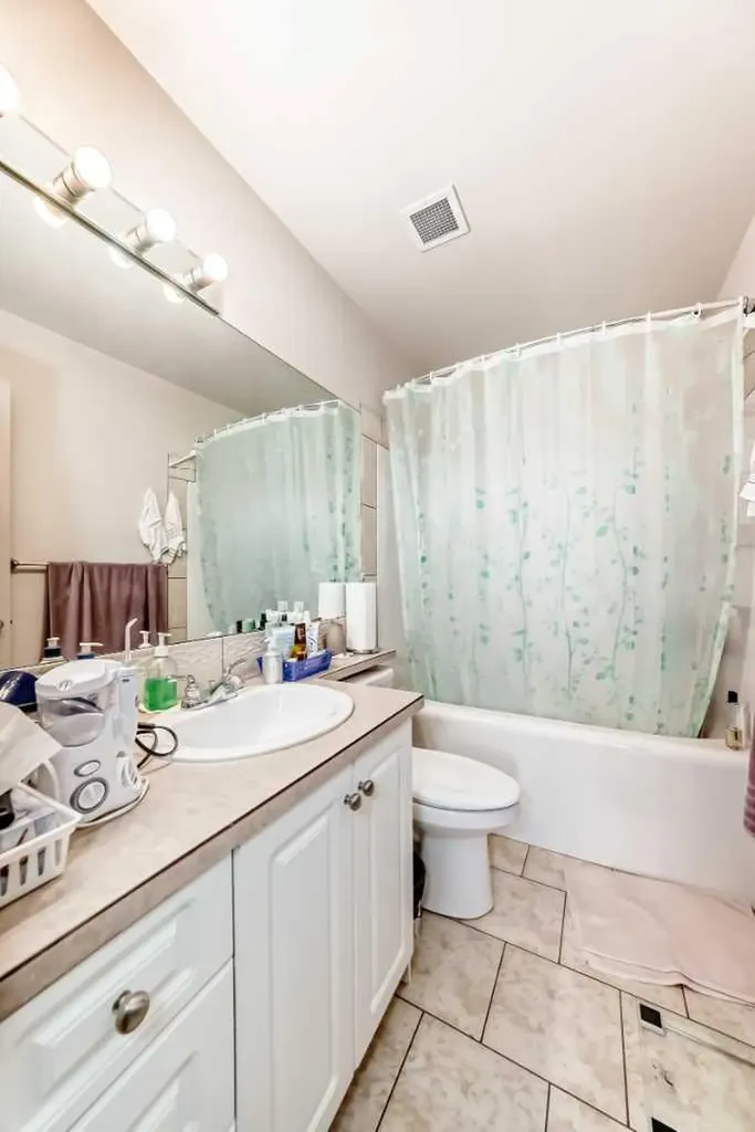 1507 Centre A Street NE Calgary AB T3K 2Z8