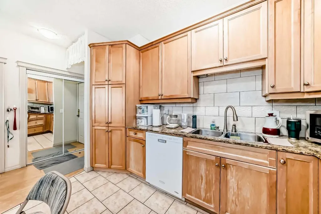 1507 Centre A Street NE Calgary AB T3K 2Z8