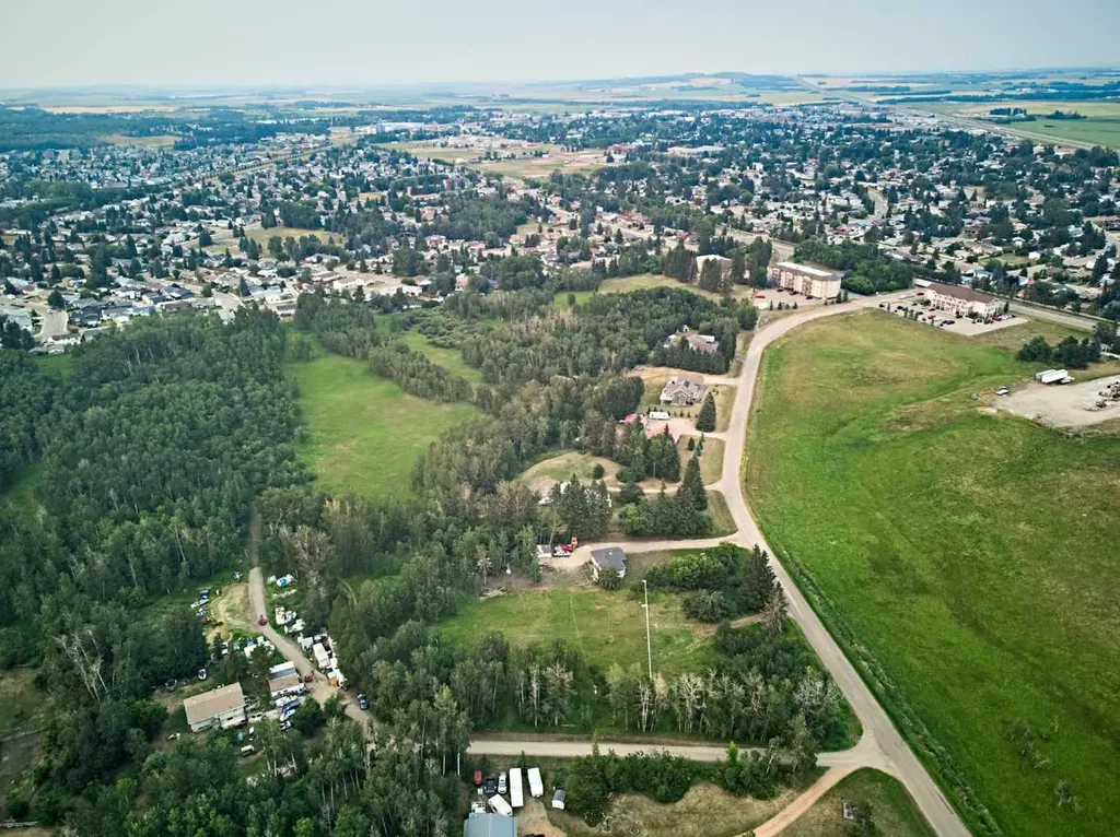 5400 Davies Street Innisfail AB T4G 1E3