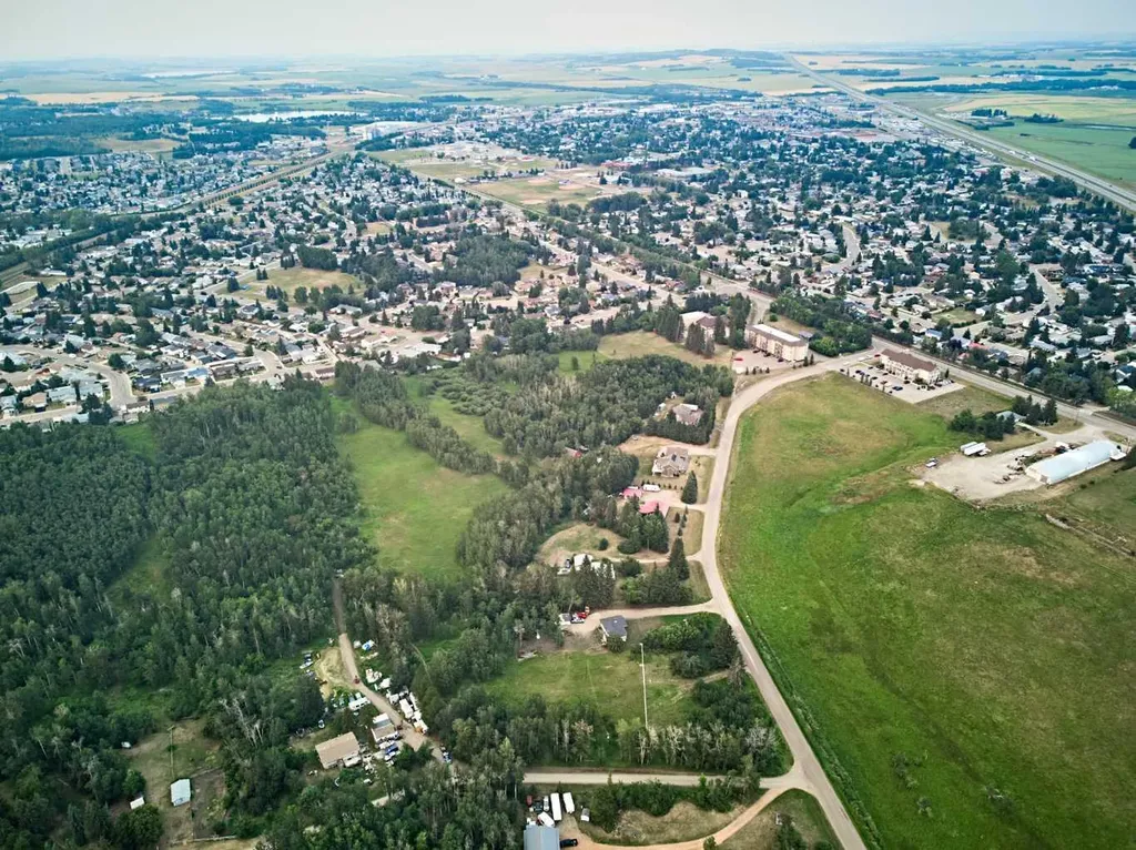 5400 Davies Street Innisfail AB T4G 1E3
