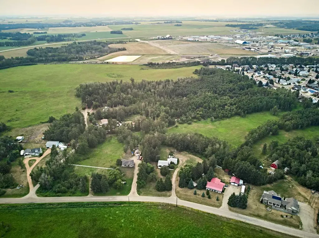 5400 Davies Street Innisfail AB T4G 1E3