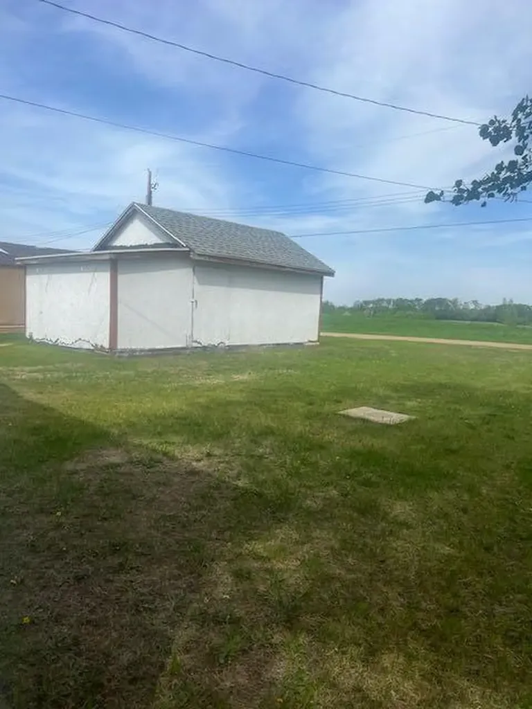 5503 51 Street Edgerton AB T0B 1K0