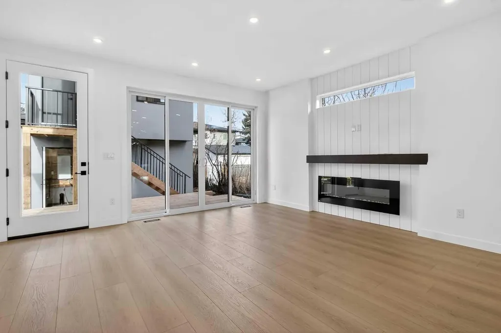 720 52 Avenue SW Calgary AB T2V 0B5