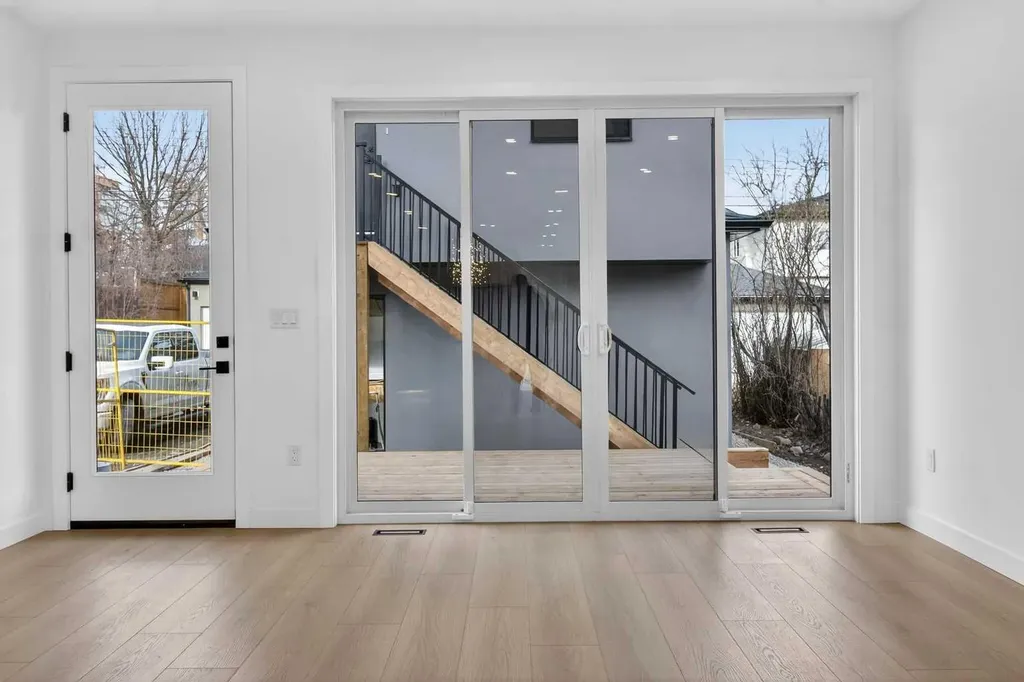 720 52 Avenue SW Calgary AB T2V 0B5