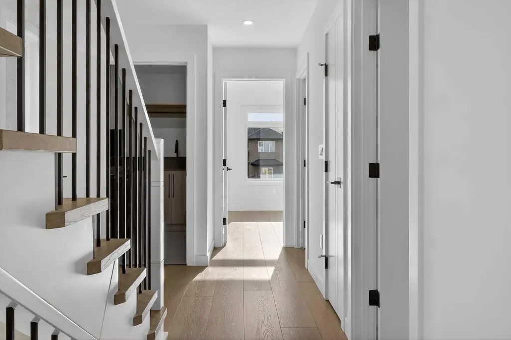720 52 Avenue SW Calgary AB T2V 0B5