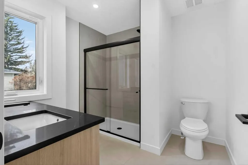 720 52 Avenue SW Calgary AB T2V 0B5