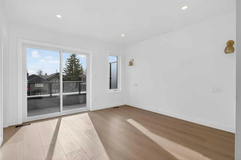720 52 Avenue SW Calgary AB T2V 0B5