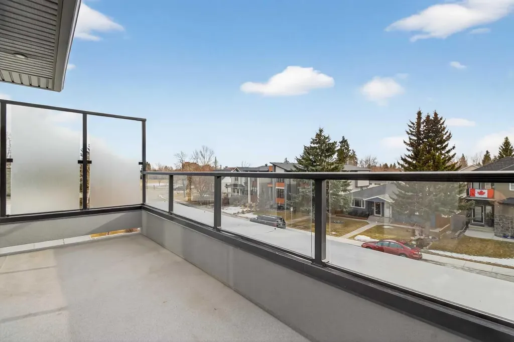 720 52 Avenue SW Calgary AB T2V 0B5