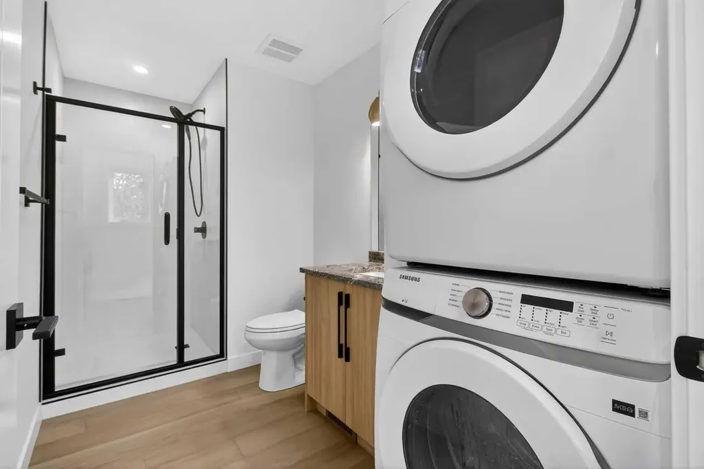 720 52 Avenue SW Calgary AB T2V 0B5