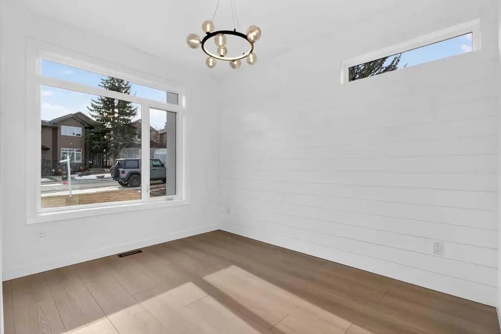 720 52 Avenue SW Calgary AB T2V 0B5
