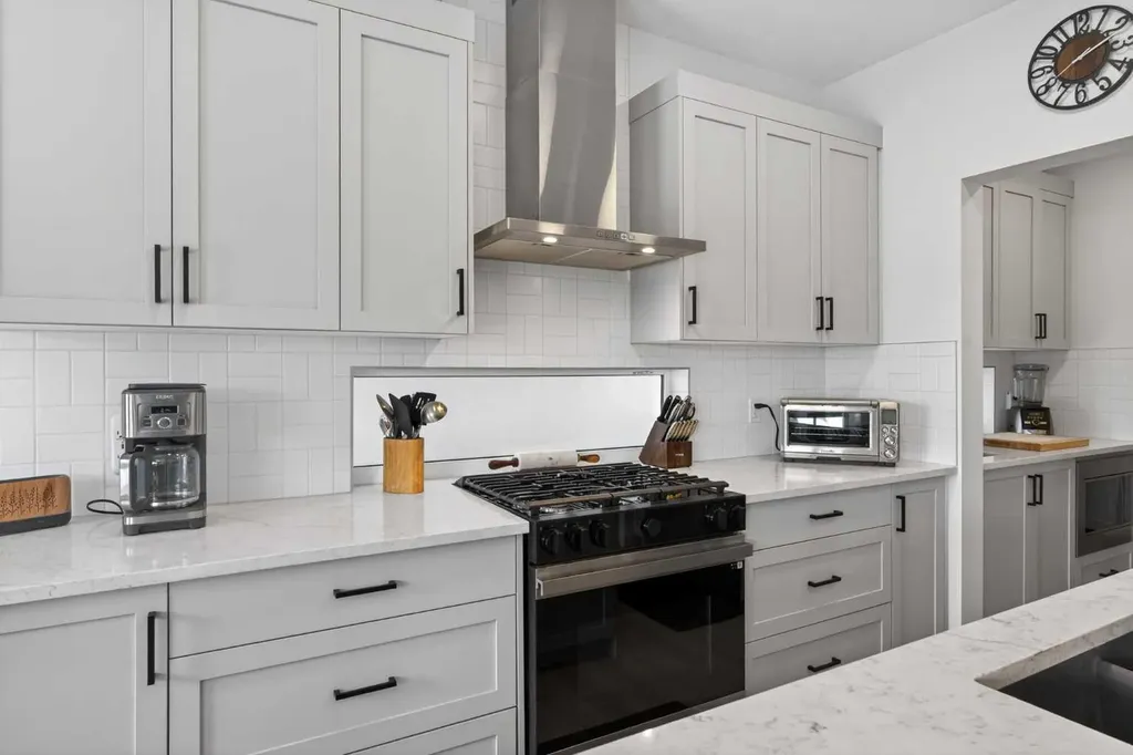 553 Baywater Manor SW Airdrie AB T4B 5R7