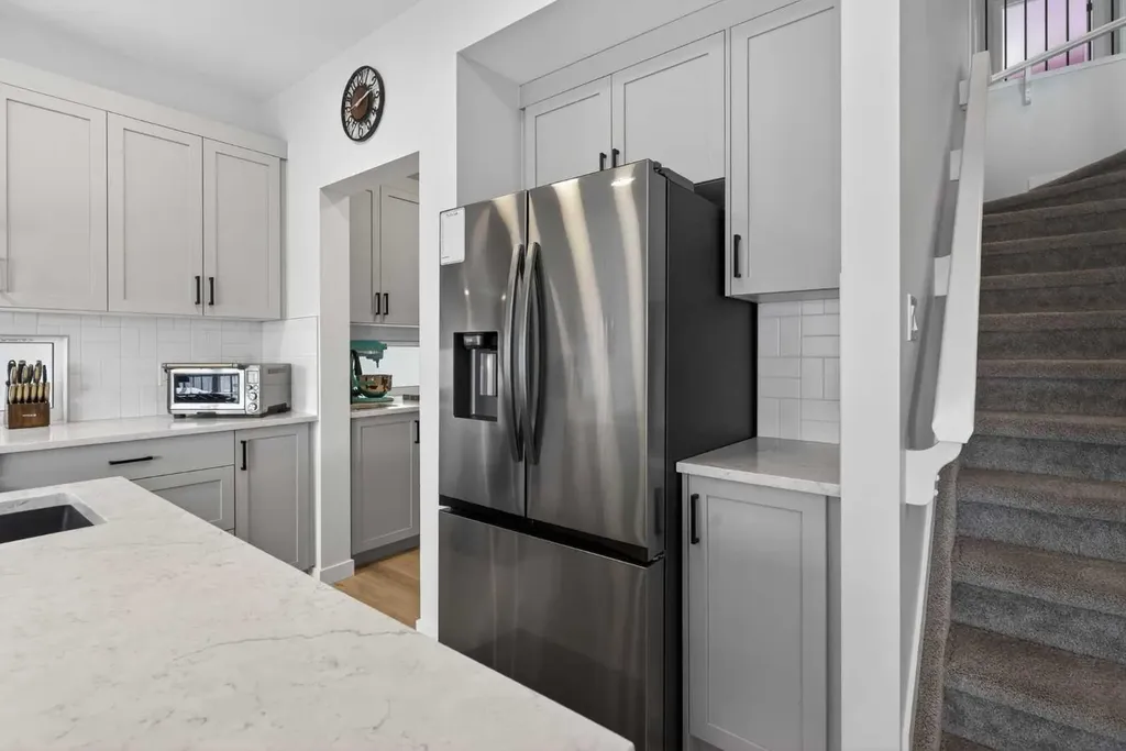 553 Baywater Manor SW Airdrie AB T4B 5R7