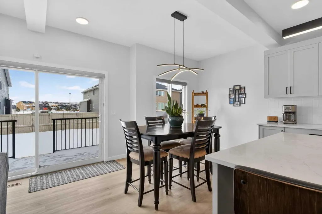 553 Baywater Manor SW Airdrie AB T4B 5R7