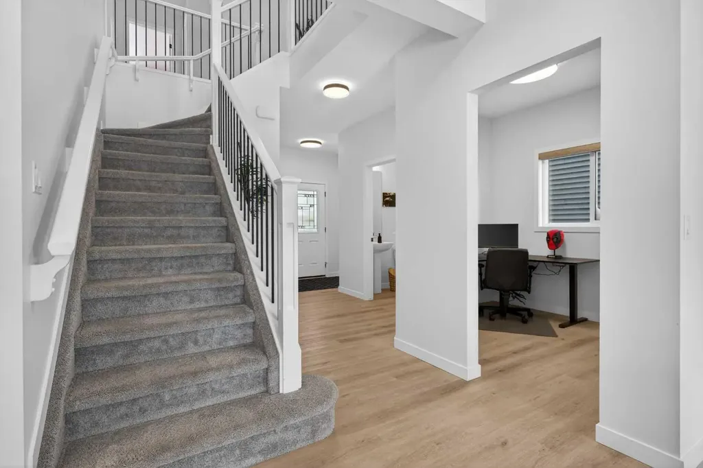 553 Baywater Manor SW Airdrie AB T4B 5R7