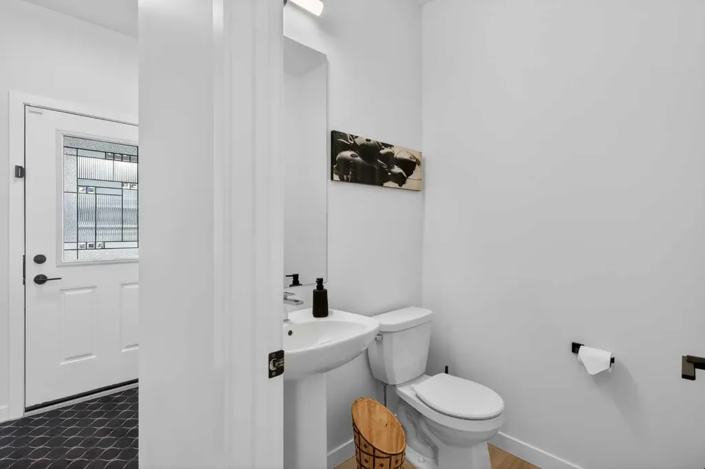553 Baywater Manor SW Airdrie AB T4B 5R7