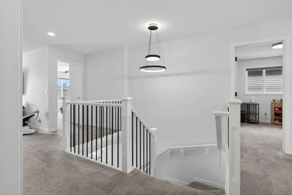553 Baywater Manor SW Airdrie AB T4B 5R7