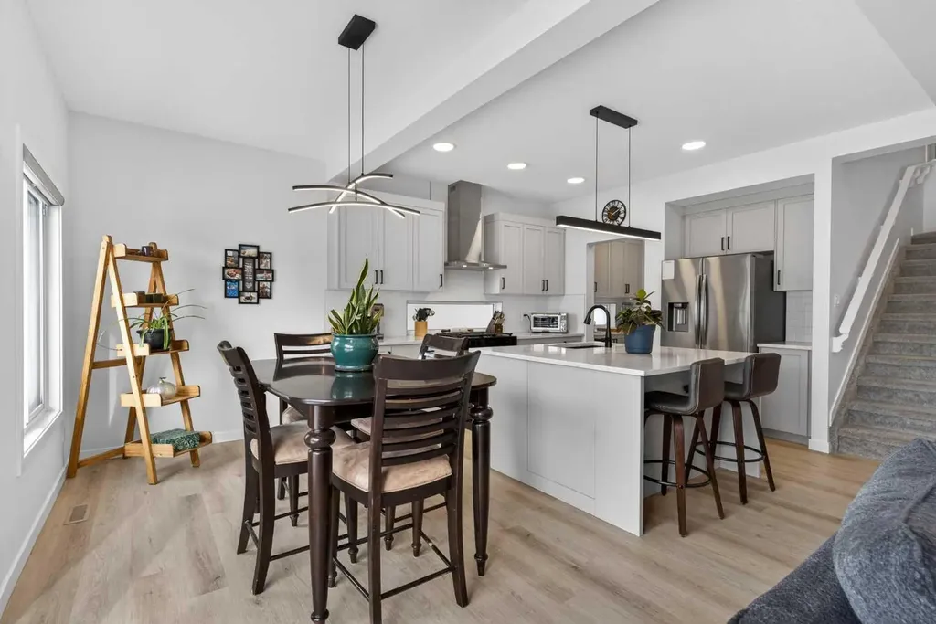 553 Baywater Manor SW Airdrie AB T4B 5R7